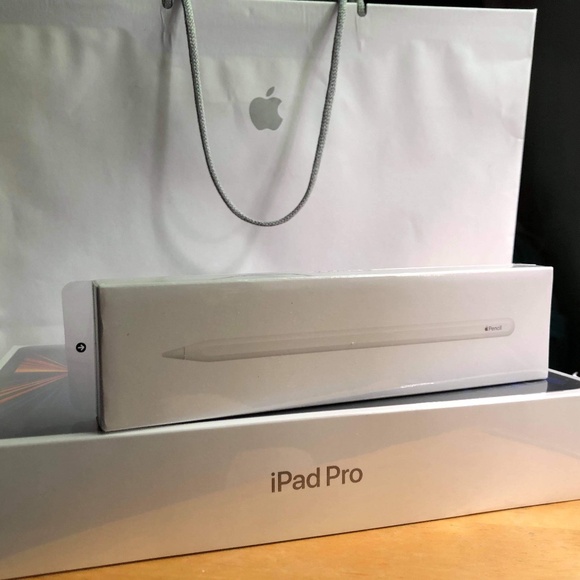 Apple iPad Pro 5th Generation 256GB,5G SIM CARD,Magic Keyboard & Apple Pencil . - Picture 8 of 8